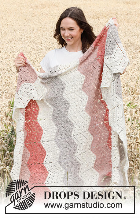 220-30 Carnival Cuddles by DROPS Design