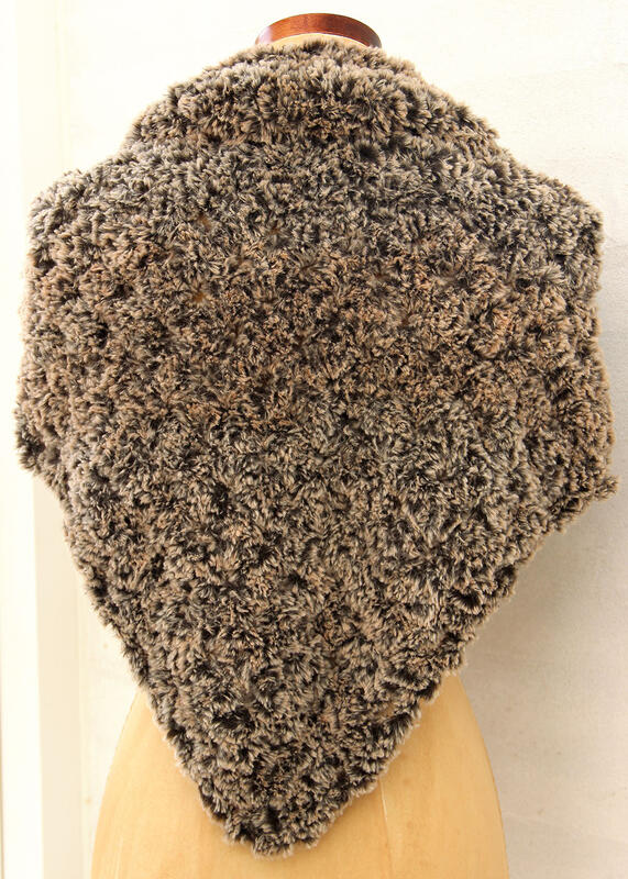 99060 Granny Shawl Fur Lux