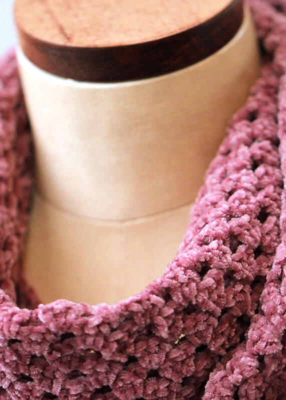 99044 Granny Shawl Bohème Velvet "Fine"