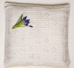 1005-2 Sweater, trousers and blanket